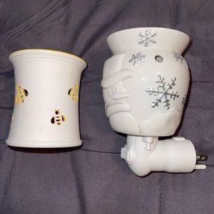 Lot of 2 Scentsy Plug-ins Bumble Bee and Snowman EUC